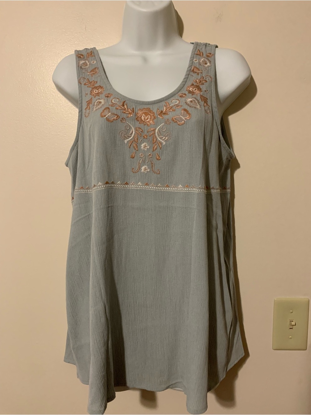 Knox Rose Gray Tank with Peach Floral Embroidery
